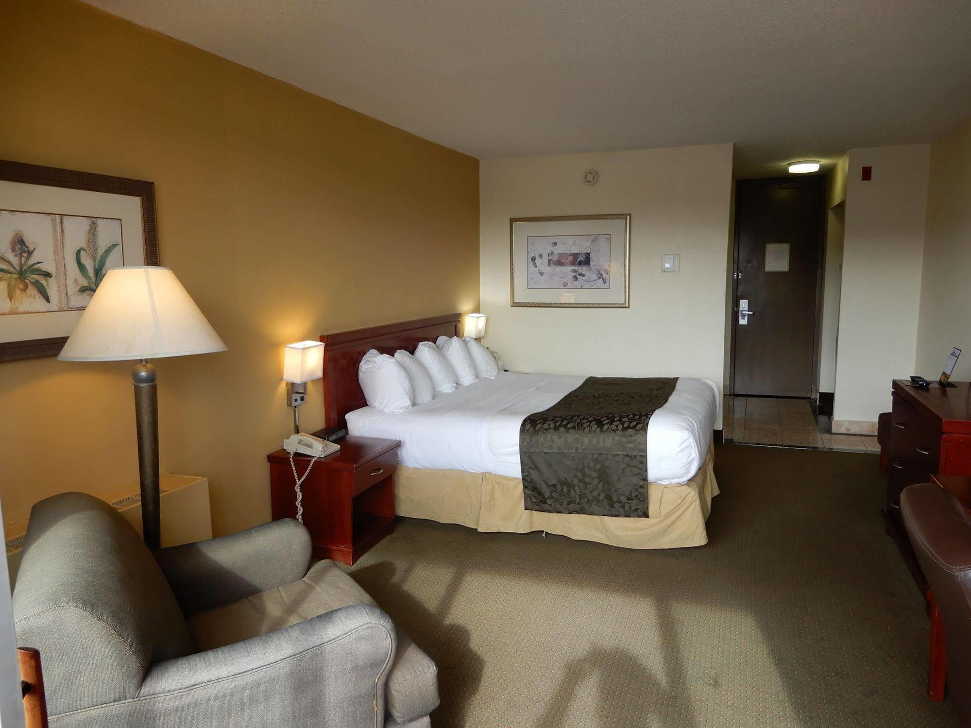 Clarion Hotel Milwaukee Airport Exterior foto