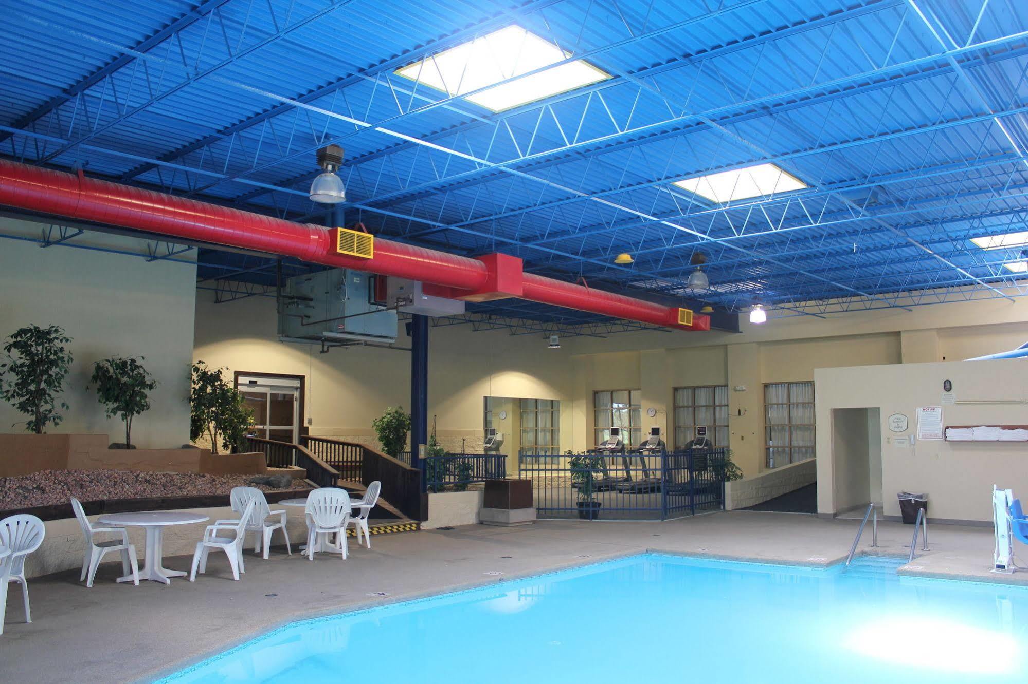 Clarion Hotel Milwaukee Airport Exterior foto
